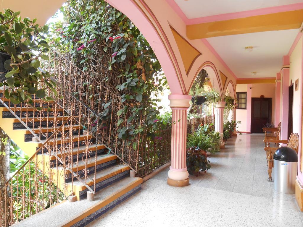 Hotel El Chaparral Panajachel Kültér fotó