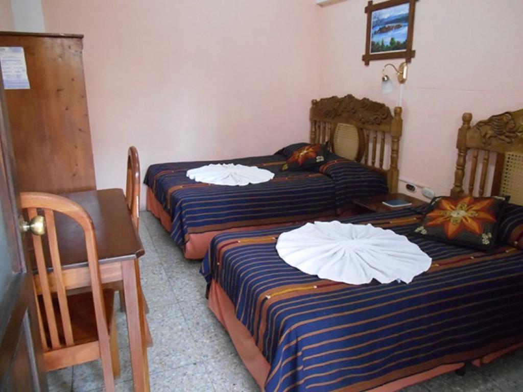 Hotel El Chaparral Panajachel Szoba fotó