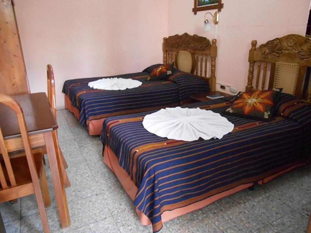 Hotel El Chaparral Panajachel Szoba fotó