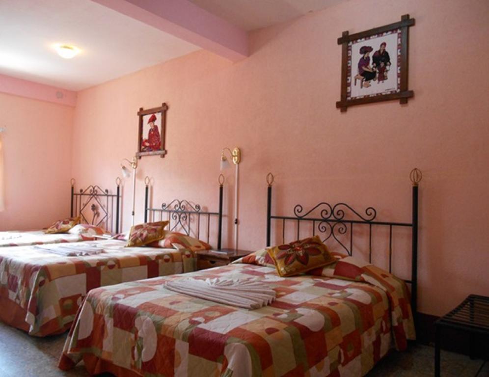 Hotel El Chaparral Panajachel Szoba fotó