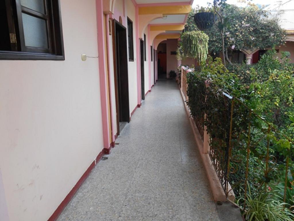 Hotel El Chaparral Panajachel Kültér fotó