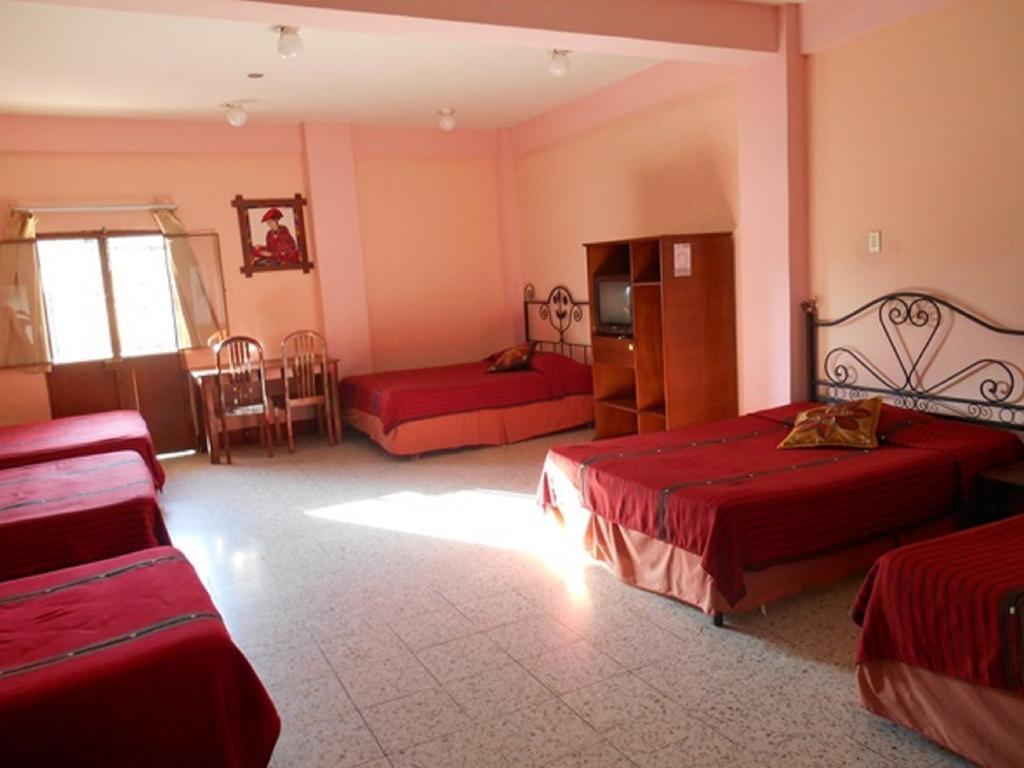 Hotel El Chaparral Panajachel Szoba fotó